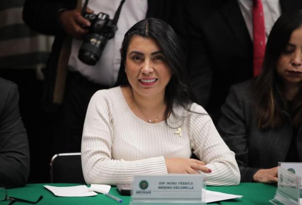 Diputda Nora Escamilla es víctima de poncha llantas en la México-Puebla