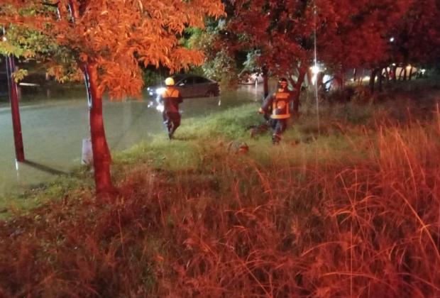 Familia queda varada en la colonia Los Tenores en Puebla