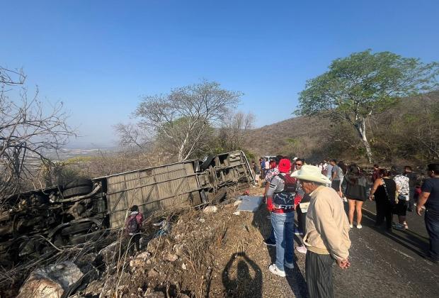 Confirma Céspedes 2 muertos por volcadura en Huehuetlán el Grande
