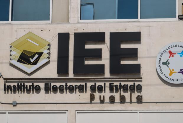 Se registra incendio en instalaciones del IEE de Chignahuapan