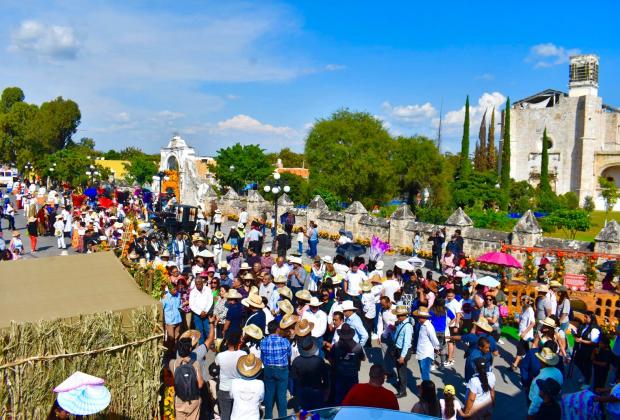 Llegan en primer día de Todos Santos 50 mil visitantes a Huaquechula