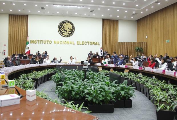 Propone INE sanciones a partidos por 21.8 mdp y a aspirantes por 342 mil