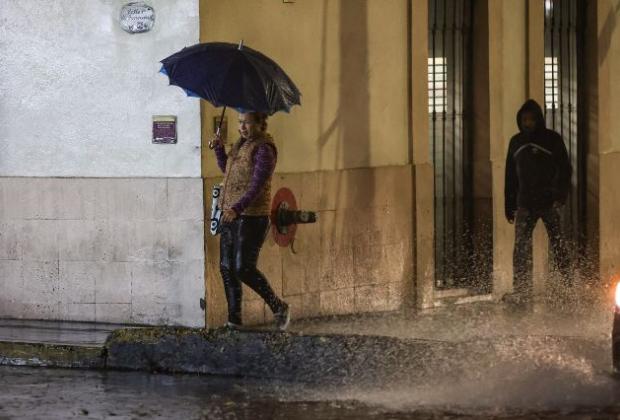 Lluvias intensas sorprenden esta tarde a colonias de la capital poblana
