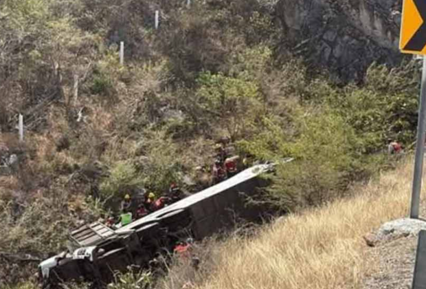 Tras accidente vehicular en Oaxaca, mueren 11 militantes de Morena