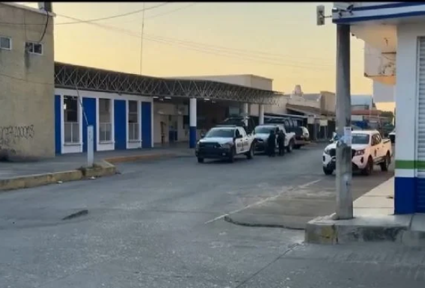 Balacera en Pinotepa Nacional, Oaxaca, deja un policía y un Marino muerto