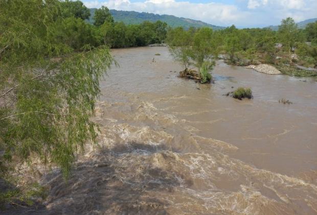 Hallan hidrocarburo en el río San Marcos, tras fuga en Xicotepec