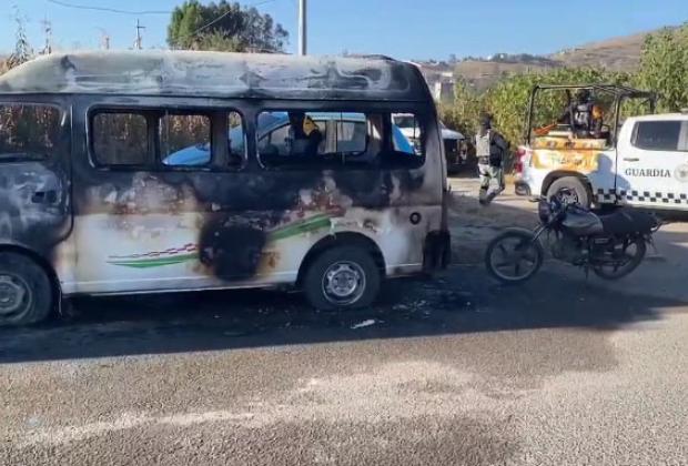 Incendian 4 unidades del transporte público en Ocoyucan