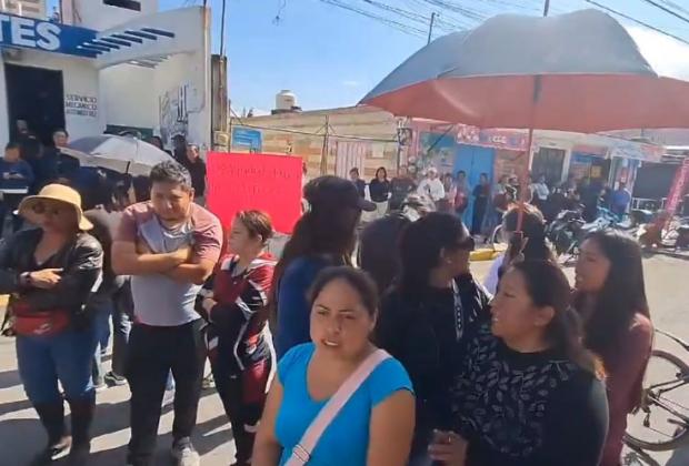 Piden destitución de directivos del Centro Escolar Alfredo Torres en Cholula