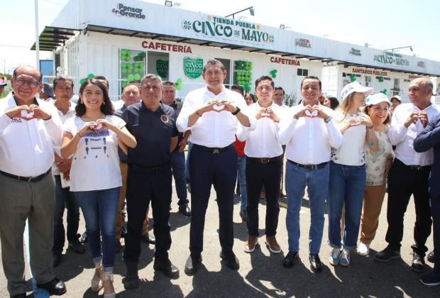 Armenta entrega apoyos al sector agrícola en la región de Texmelucan