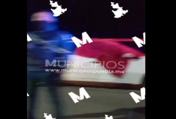 VIDEO Matan a un hombre en Tlahuapan, frente a su pareja