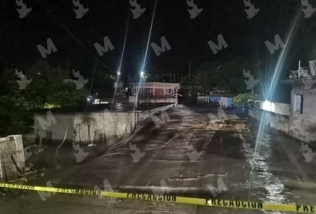 Atrapados y 70 familias afectadas dejó tromba en Tepeojuma e Izúcar