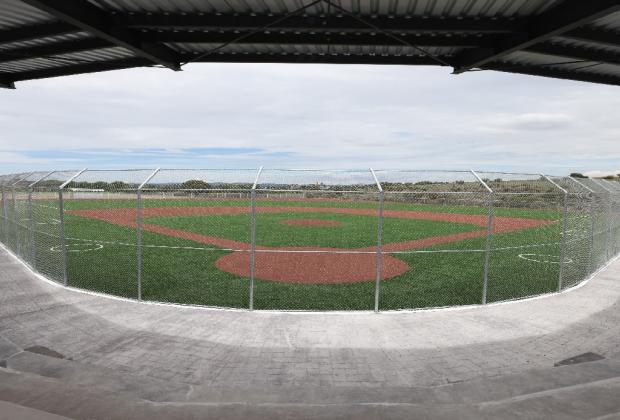 Céspedes inaugura campos de beisbol en Cuautinchan