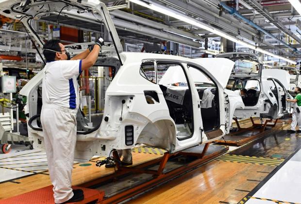 Sedetra reconoce sobre dependencia de la industria automotriz en Puebla