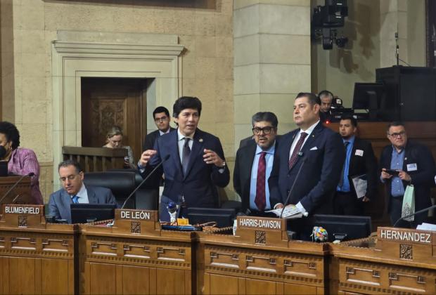 En reunión histórica, reciben concejales de Los Ángeles a Alejandro Armenta