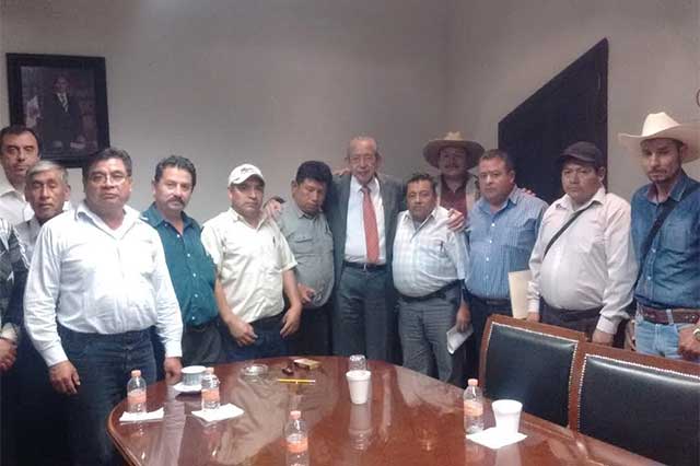 Subalternos de Huauchinango denuncian a edil por falta de apoyos; SGG organiza reunión