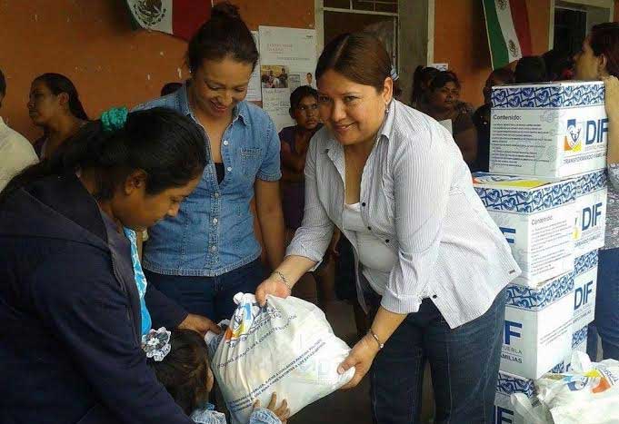 Presidenta del DIF en Izúcar entre las 5 mejor pagadas de Puebla
