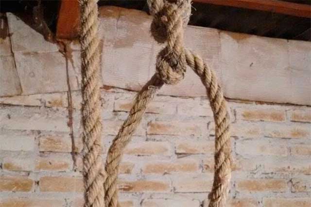 Se suicida joven de 14 años ahorcándose en un árbol, en Teziutlán
