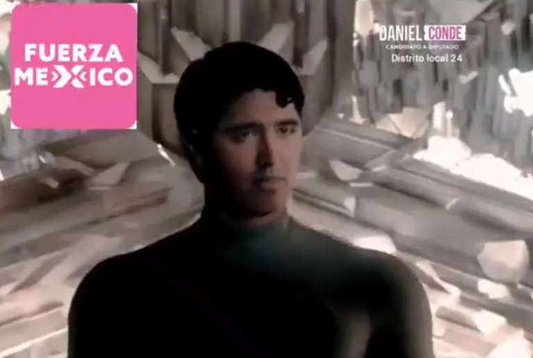 VIDEO No es broma: candidato en Tehuacán se siente Superman