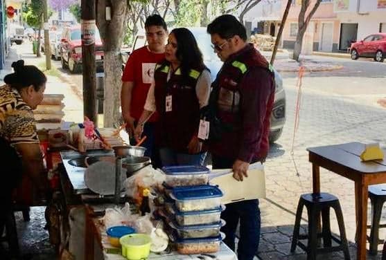 Piden a comerciantes de alimentos extremar higiene por Covid19 en Tehuacán