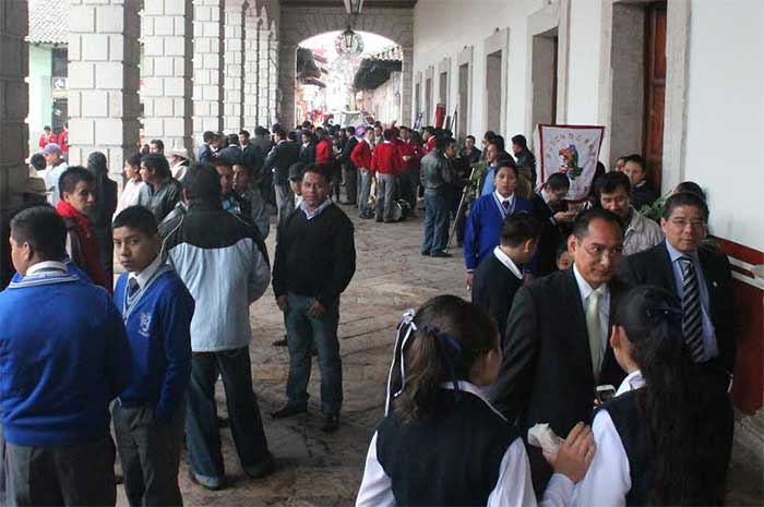 Suspenden por lluvia desfile patrio en Zacapoaxtla