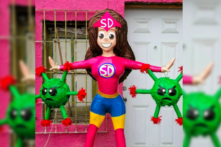 Crean divertida piñata de Susana Distancia