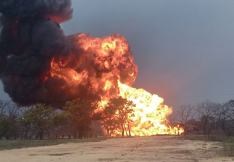 Explota gasoducto de Pemex en Tabasco e inician evacuación