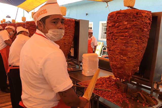 En Buenos Aires preparan 7 toneladas de carne en la feria del Taco