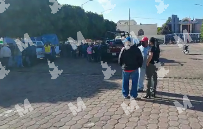 VIDEO Hermanas rescatan a talamonte de linchamiento en Teotlalcingo