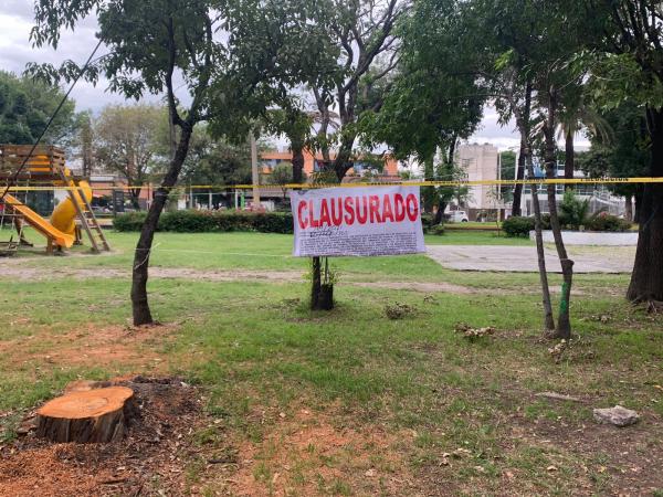 Clausura Medio Ambiente zonas verdes del CENHCH; planeaban talar 170 árboles