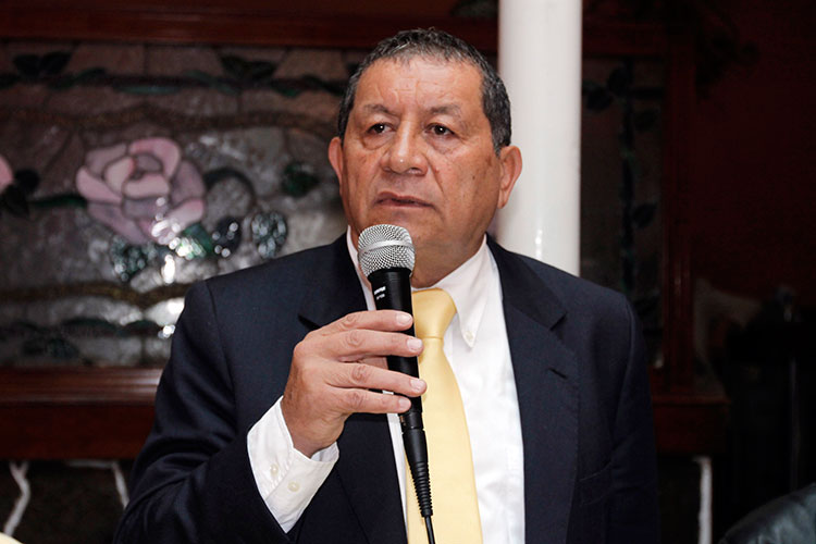 Desmienten fallecimiento del perredista Carlos Talavera