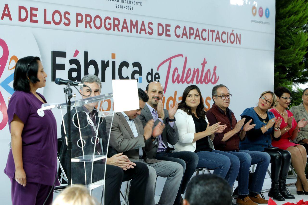 Clausuran Fábrica de Talentos y Fábrica de Oportunidades
