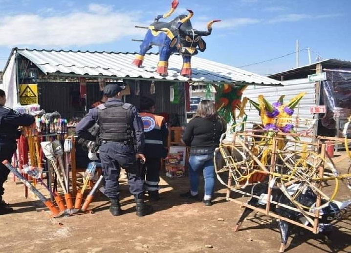 Cierran talleres de pirotecnia en Xiutetelco tras explosión