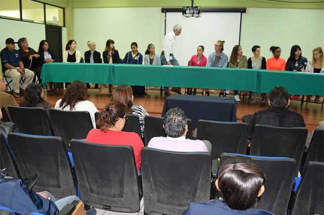 Impartirán extranjeros cursos y talleres a niños indígenas en Zacapoaxtla