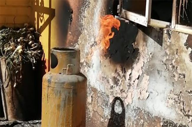 Alarma a vecinos de Tlalancaleca incendio de tanques de gas