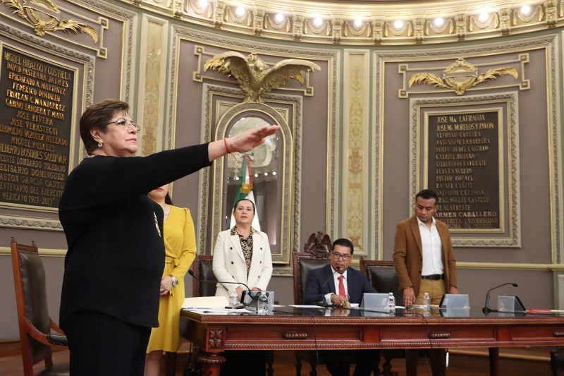 VIDEO Silvia Tanús Osorio rinde protesta como diputada en Puebla