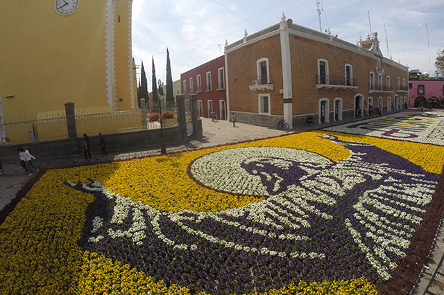 Atlixco recibirá a turistas con tapete floral de Semana Santa