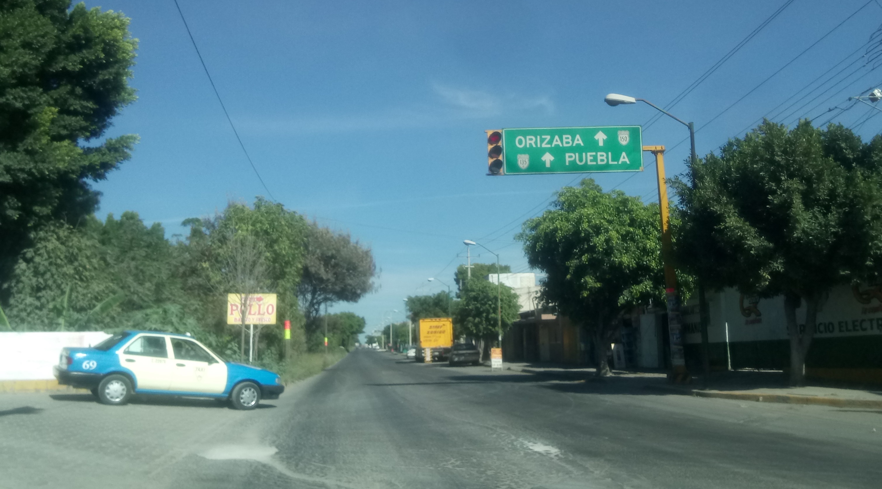 Asaltan a 50 taxistas de Tehuacán en Triángulo Rojo