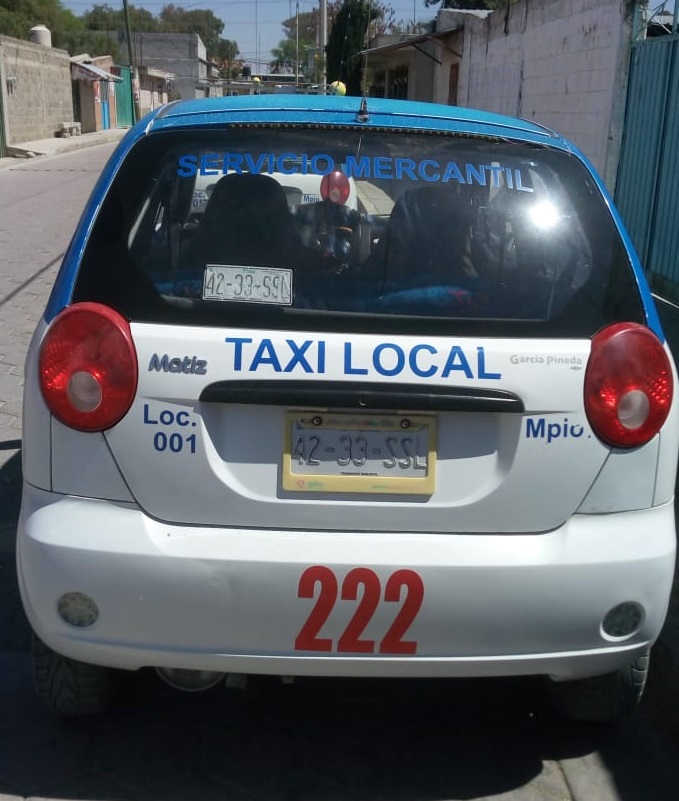 Sujetos piden servicio de taxi y se lo roban en Tecamachalco