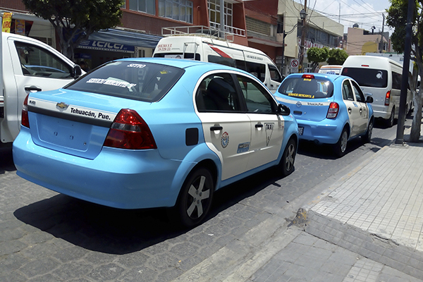 Exhalconcitos de huachicoleros ahora roban taxis en Tehuacán