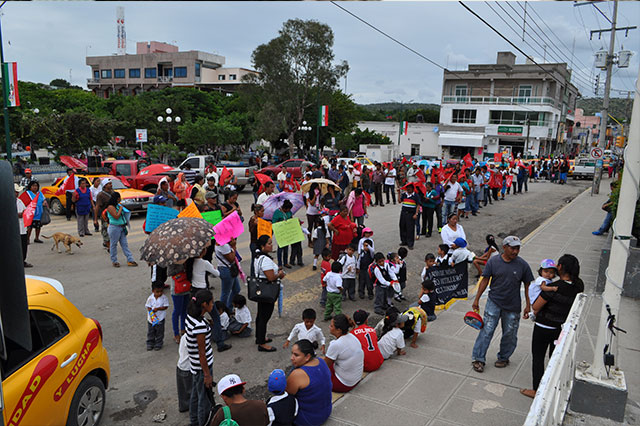 Antorcha exige presupuesto de 14 mdp a comuna de Acatlán