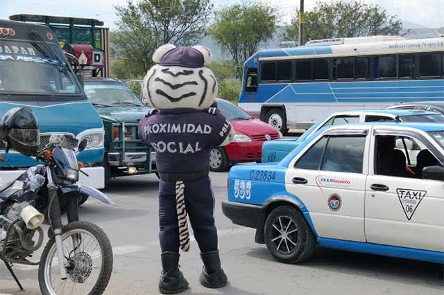 Amagan taxistas de Tehuacán con linchar asaltantes