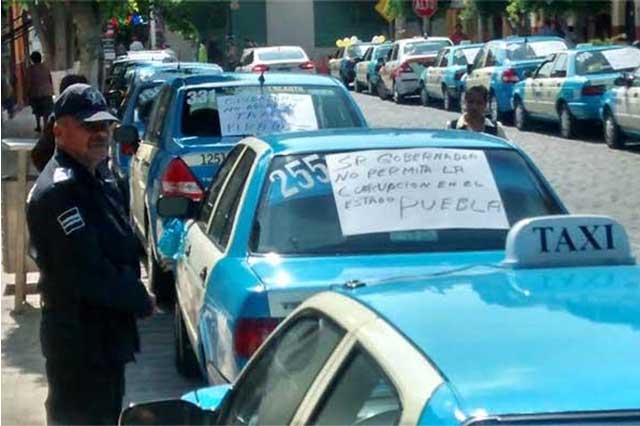 Desde hace un año ignora la Contraloría el retiro de taxis pirata en Tehuacán