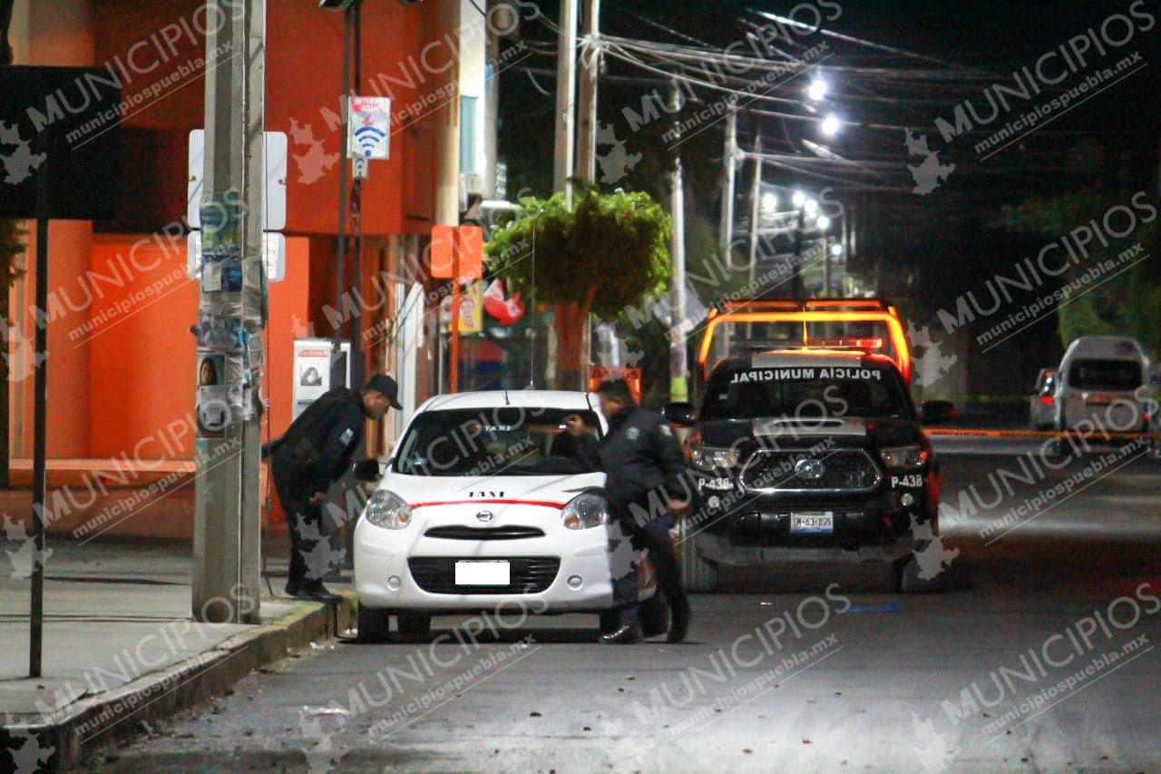 Balean a taxista en Tehuacán y sus compañeros lo rescatan 