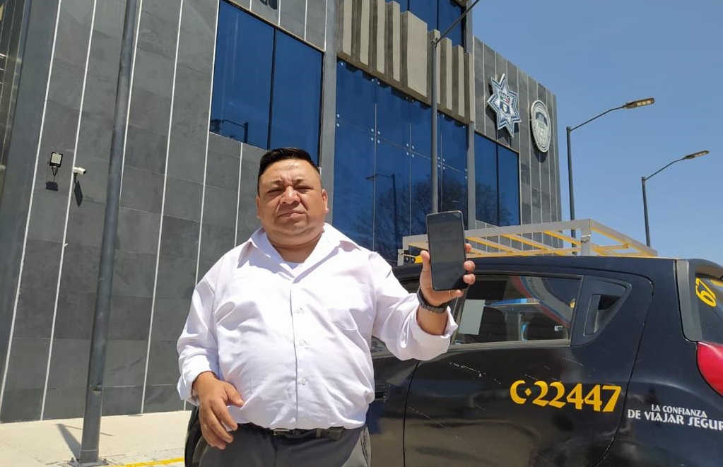 Dan botones de alertamiento a taxistas en San Andrés Cholula