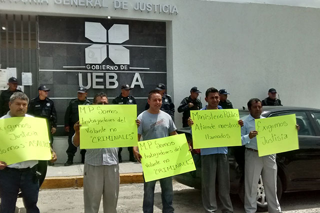 Taxista apuñalado en 10 ocasiones detona protesta en Tehuacán