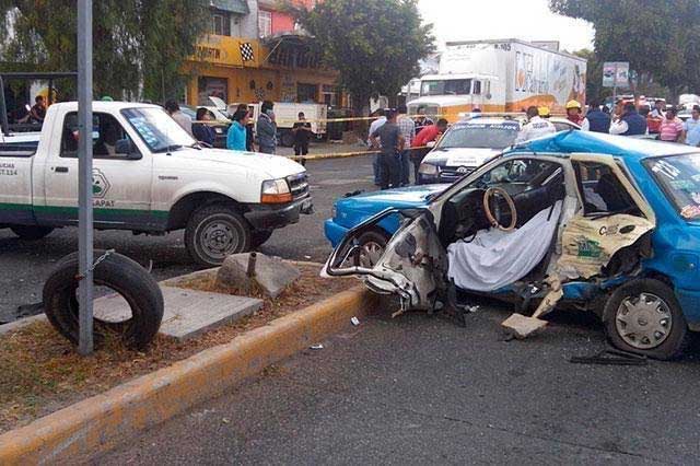 Exigen pago a comuna de Tehuacán por muerte de taxista