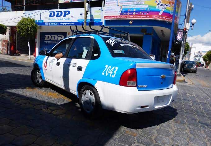 Piden taxistas de Tehuacán retiro de unidades ilegales