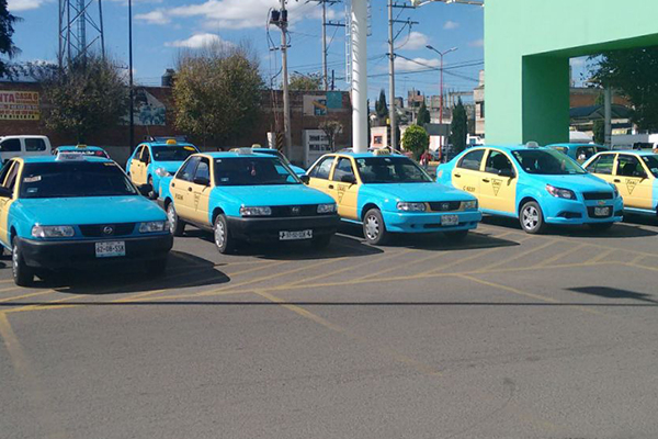 Por inseguridad, taxistas de Texmelucan dejan servicio nocturno