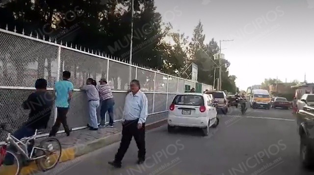 Balacera frente a prepa de la BUAP deja herido en Tecamachalco