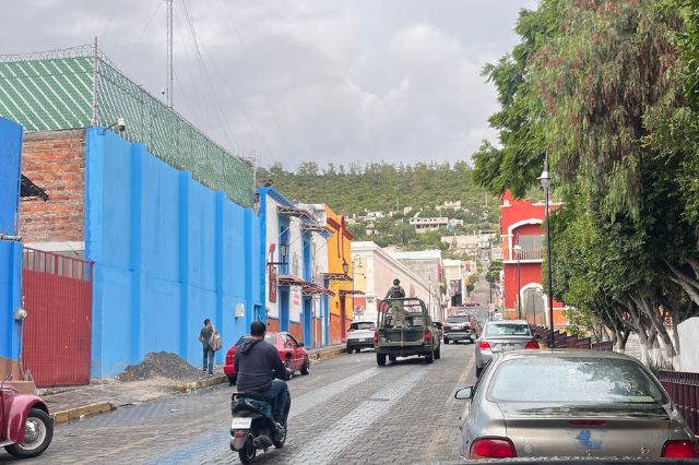 Sujetos armados asaltan a joven y la manosean en Tecamachalco